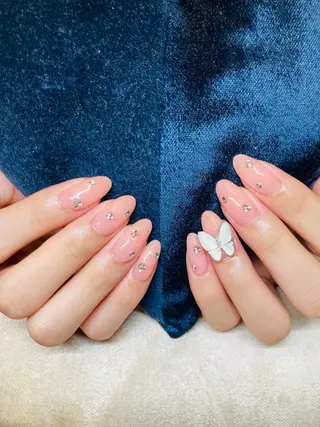 ネイル ECLAT エクラ所属・寺山 千鶴のネイルデザイン