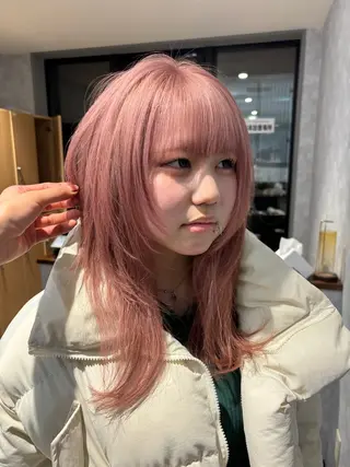 セミロング 🌐NATSUMI 🌐【寒色カラー】のヘアスタイル