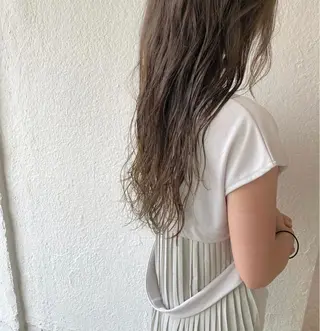 ロング カラー 船津 佳奈美のヘアスタイル