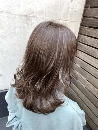 ミディアム カラー BEBE所属・ご新規様限定 透明感カラーKANAのヘアスタイル