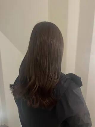 セミロング カラー 山本 彩香のヘアスタイル