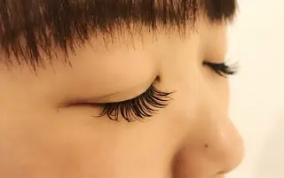 マツエク・マツパ Hair  Renovation FRONTIER所属・菅藤 愛子のマツエク・マツパデザイン