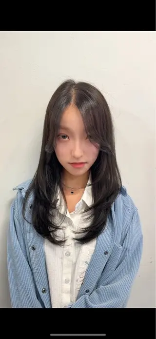 セミロング 【韓国レイヤー特化 ハッシュカット】のヘアスタイル