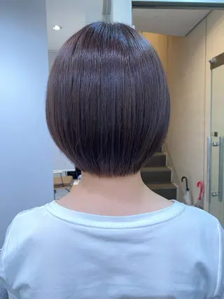 ショート 顔まわりカラー特化 赤津百合絵のヘアスタイル