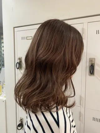 セミロング カラー h Blanche 丸山 稚葉のヘアスタイル