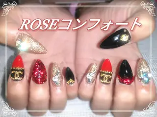ネイル エステとネイル ローズコンフォートのネイルデザイン