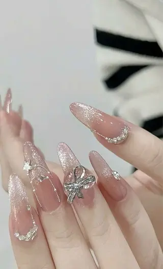 ネイル T. Leeのネイルデザイン