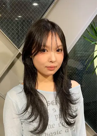 ロング 古久保 日音のヘアスタイル