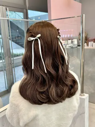 カラー ヘアアレンジ 𝒎𝒐𝒆🩰 名駅/ヘアメ/暖色♡のヘアスタイル