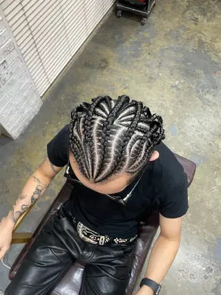 メンズ コーンロウ／ブレイズ SYUのヘアスタイル