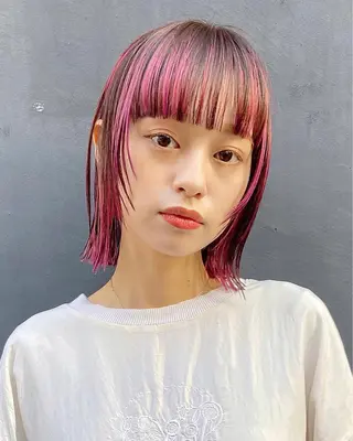 ショート カラー SALOWIN所属・ブリーチ✨ ボブ🪢レイヤーのヘアスタイル