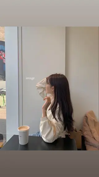 ロング カラー ヘアアレンジ mina / 透明感ベージュカラーのヘアスタイル