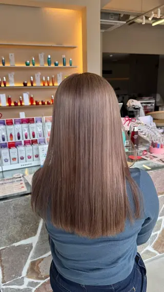 セミロング カラー 秋元 菜摘のヘアスタイル