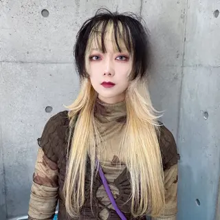 ロング カラー ホワイト&レイヤーカ ットエクステ長畠俊輔のヘアスタイル