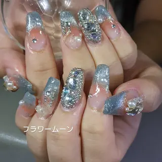 ネイル フラワー ムーンのネイルデザイン