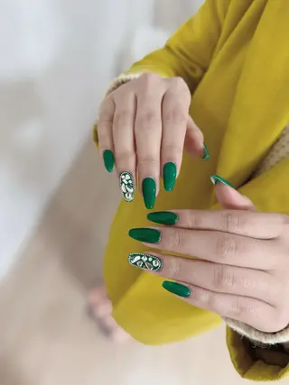 ネイル Ui_Amor (パラジェル)のネイルデザイン