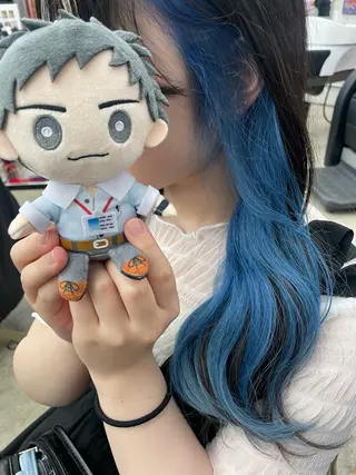 ミディアム カラー SALOWIN池袋East店3F所属・インナーカラー 推し ブリーチ  髪質改善のヘアスタイル