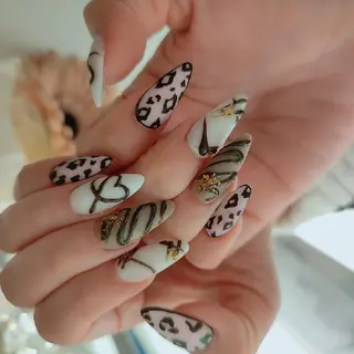 ネイル RUNWAY 　　の眉毛・アイブロウイメージ