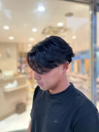 ショート パーマ メンズ ハイトーン× デザイン　Runoのヘアスタイル