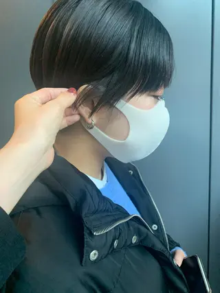 ショート カラー ヘアアレンジ サナ🌱 切りっぱなしボブのヘアスタイル