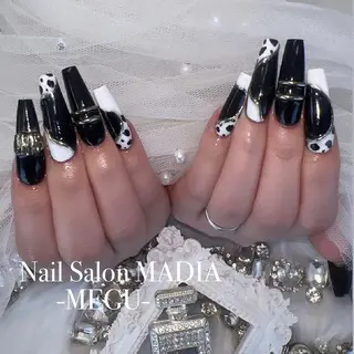 ネイル MADIA藤沢所属・MADIA MEGUのネイルデザイン