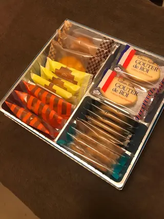 ミディアム カラー パーマ ヘアアレンジ メンズ キッズ ネイル マツエク・マツパ アイブロウ アニメ,Vオタク× 即効痩せエステサロンのエステ・リラクイメージ