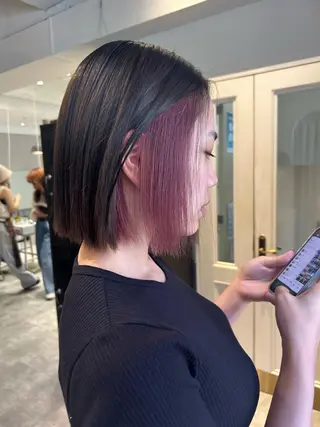 ミディアム カラー sliver マツイ　レンのヘアスタイル