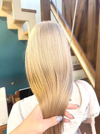 ロング カラー 透明感カラー/ハイト ーン/メイク/umiのヘアスタイル