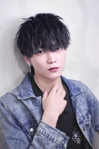 パーマ メンズ ラウンドマッシュ/ フェザーショート大阪のヘアスタイル