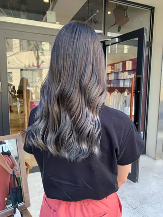 ロング カラー hair make DAISY LOTUS所属・MAYU🪡 透明感カラー/耳ツボのヘアスタイル