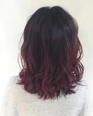 ミディアム カラー みつゆ 表参道/原宿のヘアスタイル