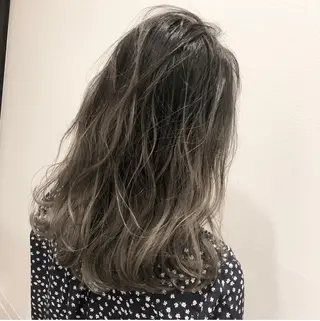 セミロング 髪質改善 カラー専門店のヘアスタイル