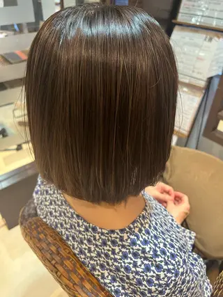 ミディアム 岩上 充希のヘアスタイル