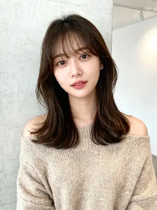 ミディアム カラー 韓国レイヤーカット 🫧大阪梅田レイヤーのヘアスタイル