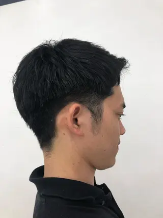 メンズ 白髪ぼかしハイライト めさきすずなのヘアスタイル