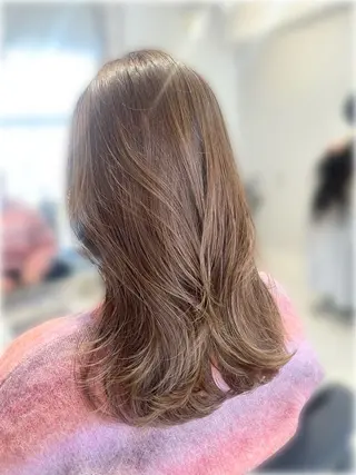 セミロング カラー CoRe yuunaのヘアスタイル