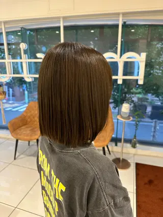 ミディアム カラー ヘアアレンジ タイトボブ個性派カラ ーAKANEのヘアスタイル