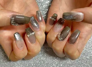 ネイル VIERU 🌈🎀💖のネイルデザイン