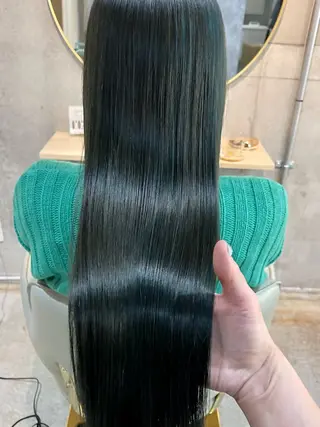 ロング QOO 戸越銀座所属・岩田 梨沙のヘアスタイル