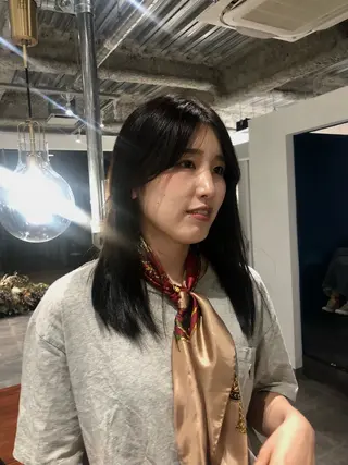 ミディアム カラー HOLLY 髙橋ユウキのヘアスタイル