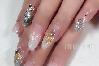 ネイル atelier la vita所属・lavita. mimuraのネイルデザイン