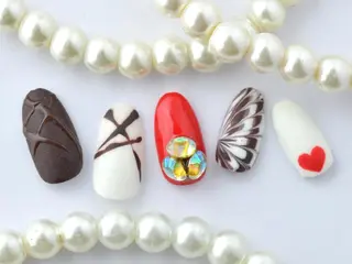 ネイル tiarynail K Kのネイルデザイン