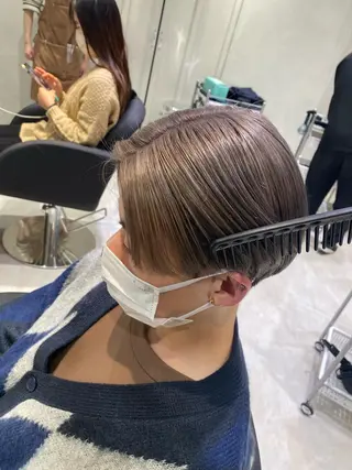 ショート カラー THESALONS所属・🤍ブリーチカラー /寄田龍樹🤍のヘアスタイル