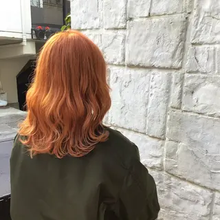 ミディアム カラー カジュアルを女っぽく 𝗮𝘆𝗮𝗰𝗼のヘアスタイル