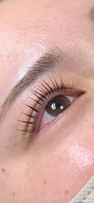 マツエク・マツパ ビューティーサロンたけ子所属・ビューティーサロン たけ子　内田のネイルデザイン