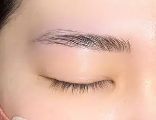 アイブロウ 𝒎𝒐𝒎𝒐 𝝑𝝔のマツエク・マツパデザイン