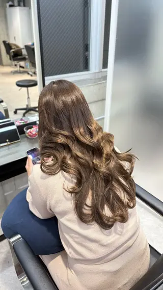 ロング カラー ヘアアレンジ youres hair 髪質改善トリートメント&ヘッドスパ 新宿三丁目店所属・小林春月 /新宿美容師のヘアスタイル