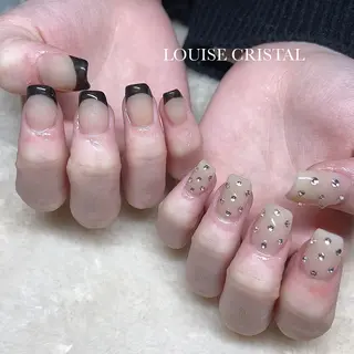 ネイル LOUISE CRYSTALのネイルデザイン