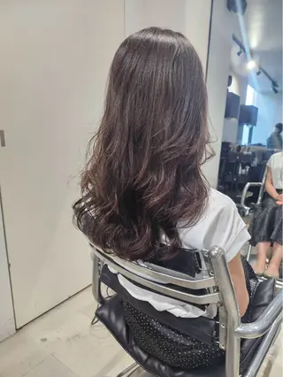 セミロング カラー 【銀座】艶髪/上品な カラー特化/涼/駅近のヘアスタイル