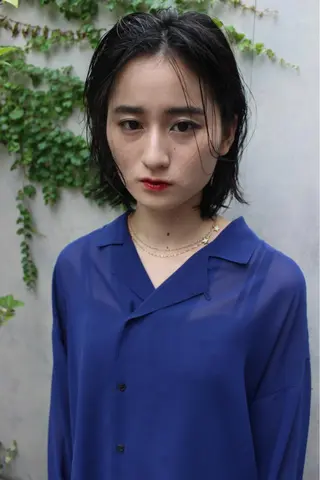 ミディアム カラー 桑原 菜摘のヘアスタイル